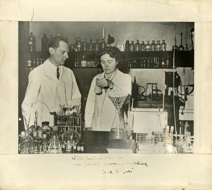 Gerty Cori working in her science laboratory